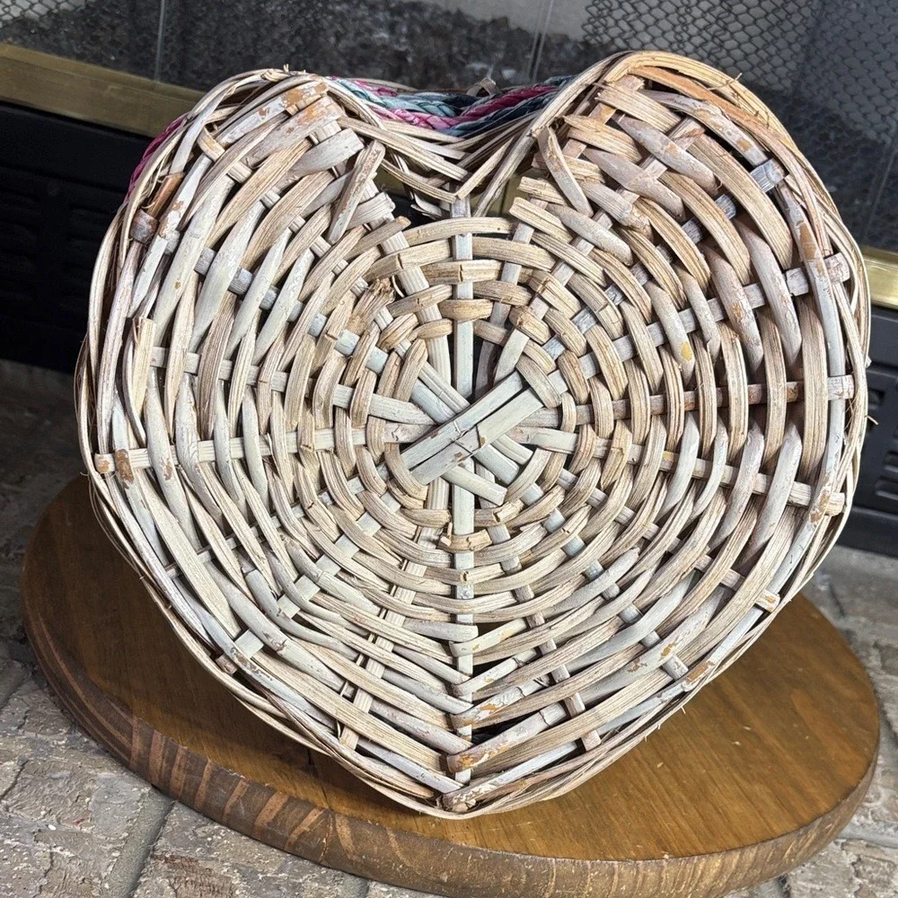 Vintage Wicker Basket Heart Shaped w/Colored Braid‎ Easter 80s/90s 17.5